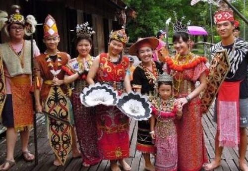 4D3N Amazing Kuching